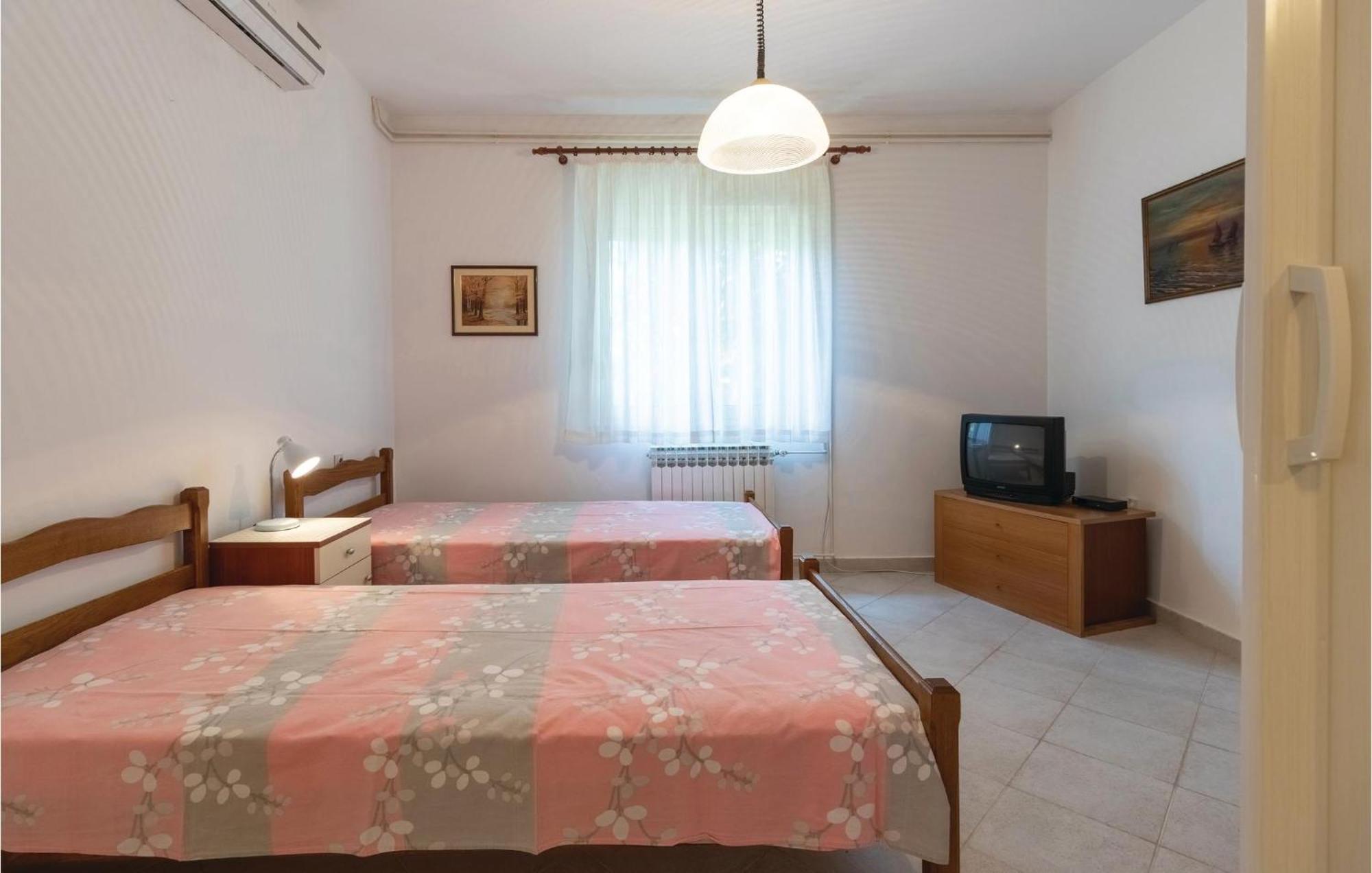 Nice Apartment In Zadar With Kitchen Buitenkant foto