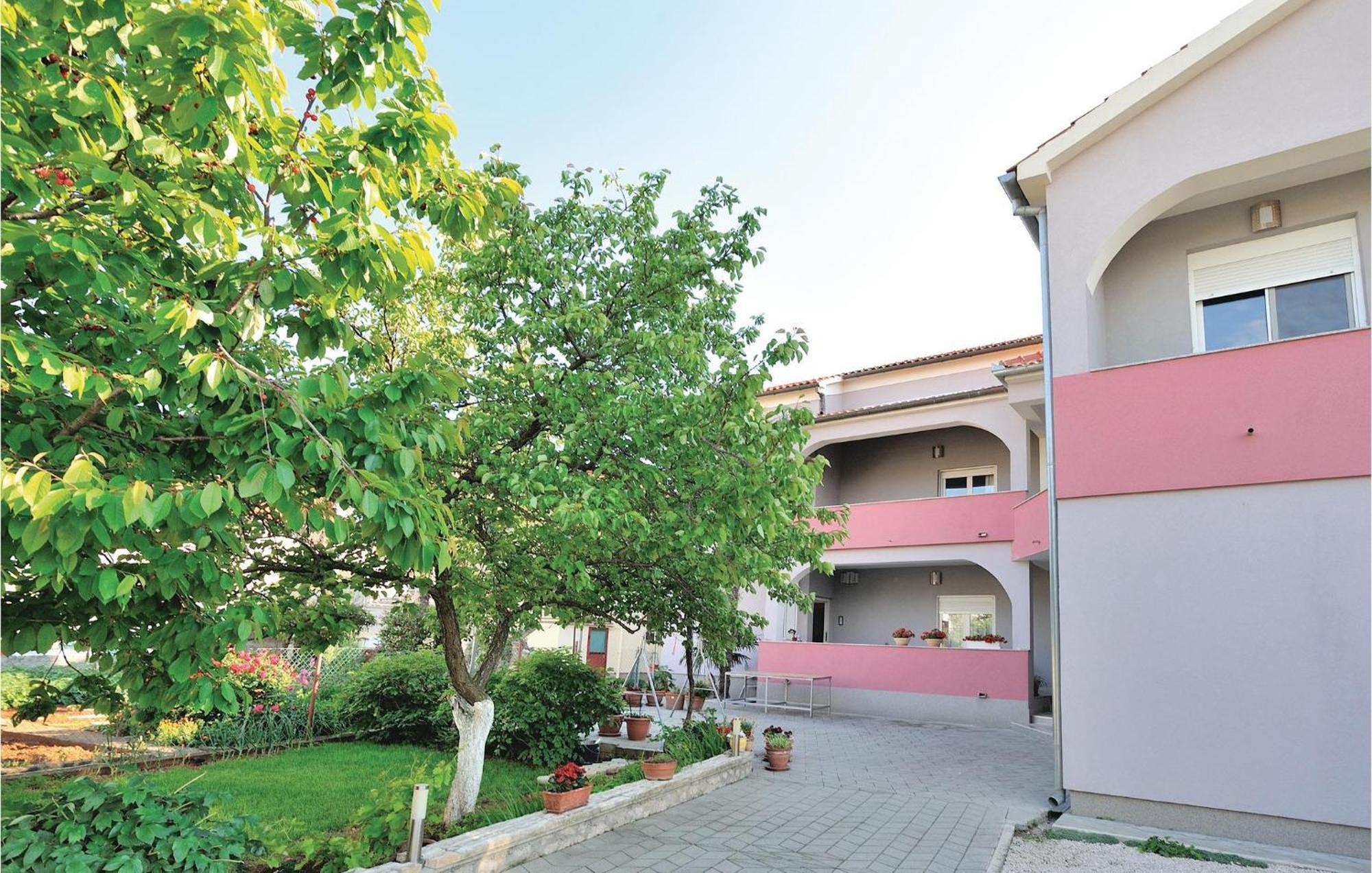 Nice Apartment In Zadar With Kitchen Buitenkant foto